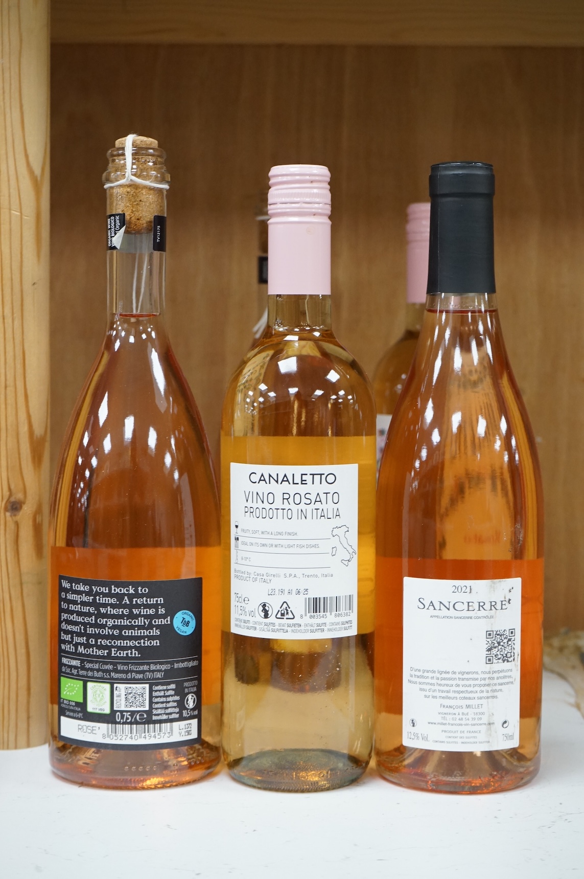 Eight bottles of rosé wine to include Sancerre